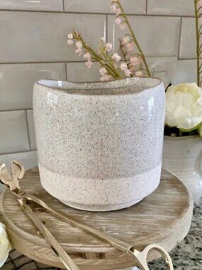 White Tea Scented Ceramic Jar Candle